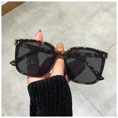 New Women Black Frame Sunglasses