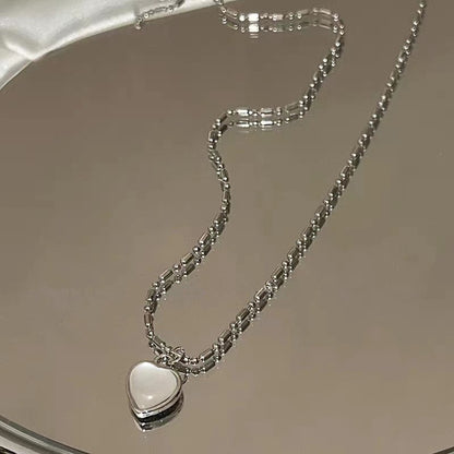 Gentle Love Pendant Necklace Versatile For Women